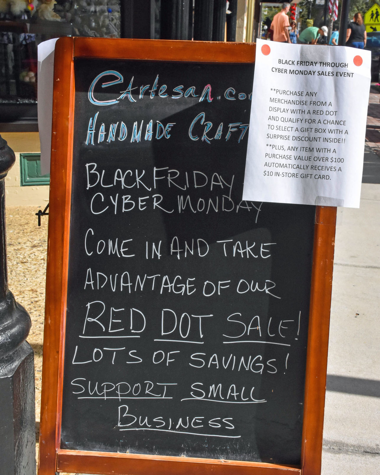 PI1205smallbizsat3.jpg